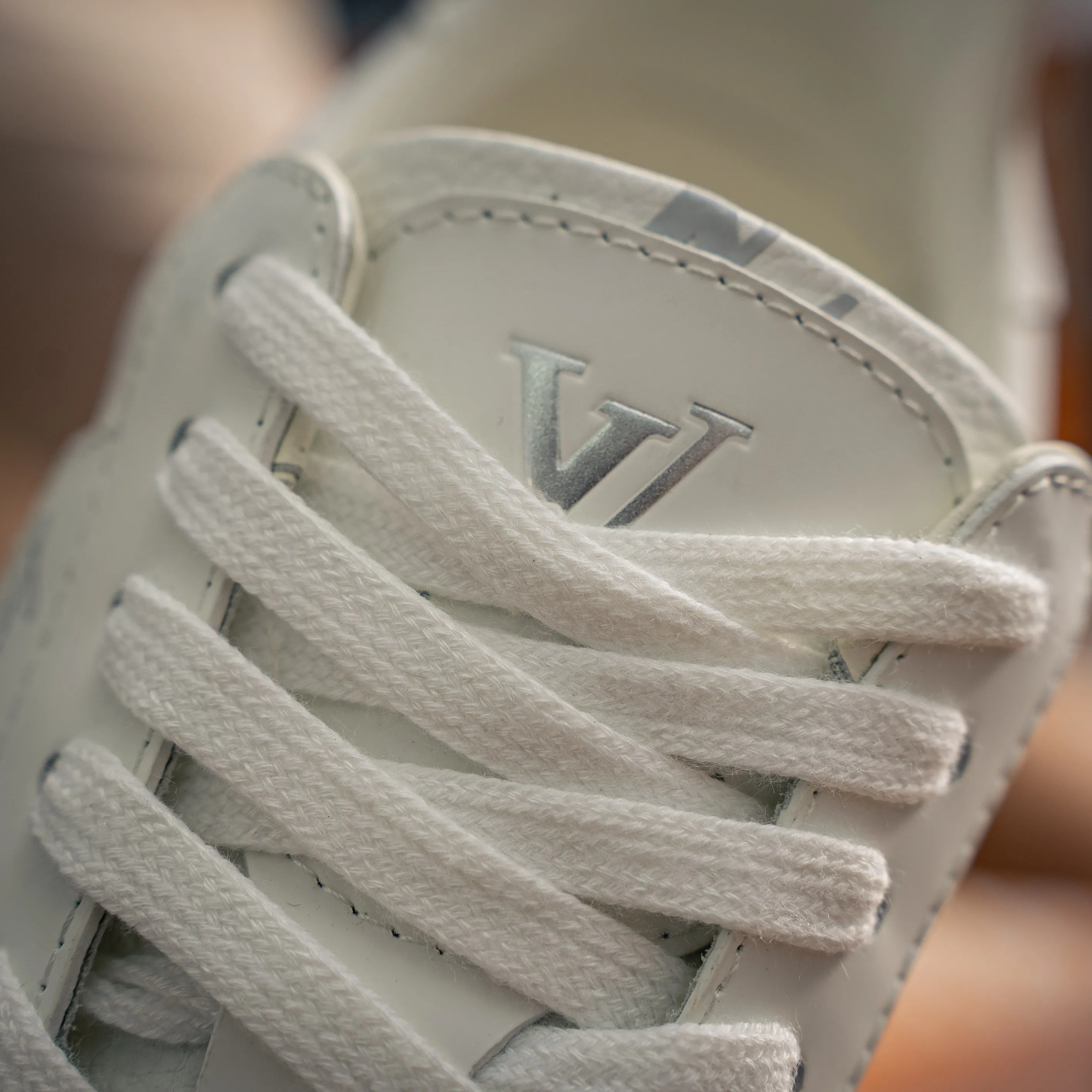 # LOUIS VUITTON Beverly Hills Cowhide Leather Lace-Up Low-Top Skate Shoes Shoes ，